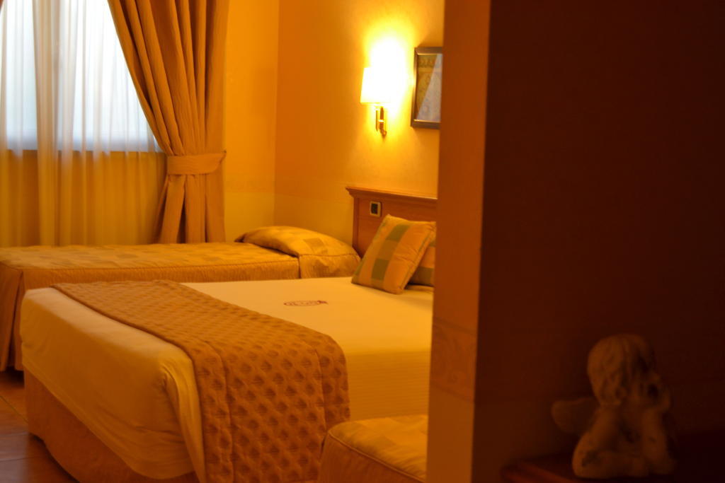 Seccy Hotel Boutique Art & Museum Fiumicino Oda fotoğraf