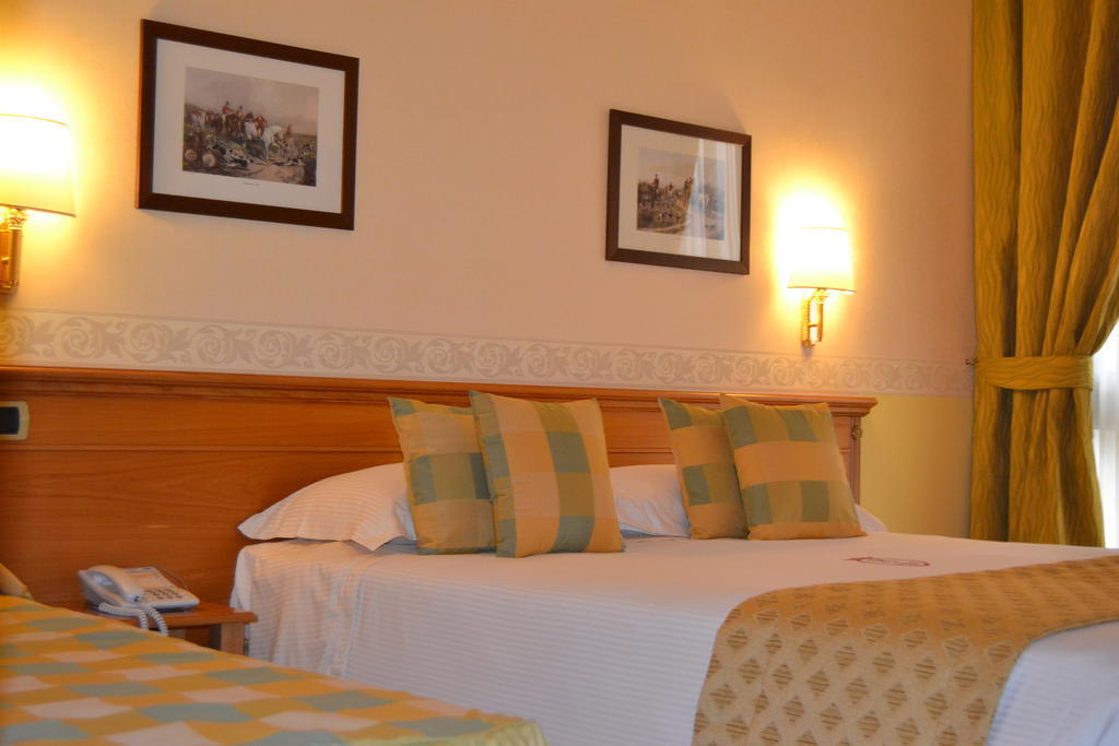 Seccy Hotel Boutique Art & Museum Fiumicino Oda fotoğraf